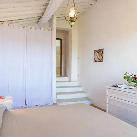 Villa Casale Rasa 20&2, Emma Asciano